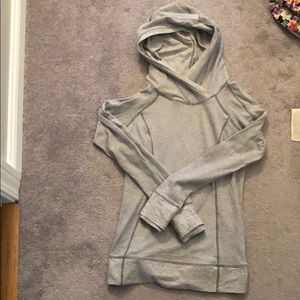 Lululemon size 4 pullover